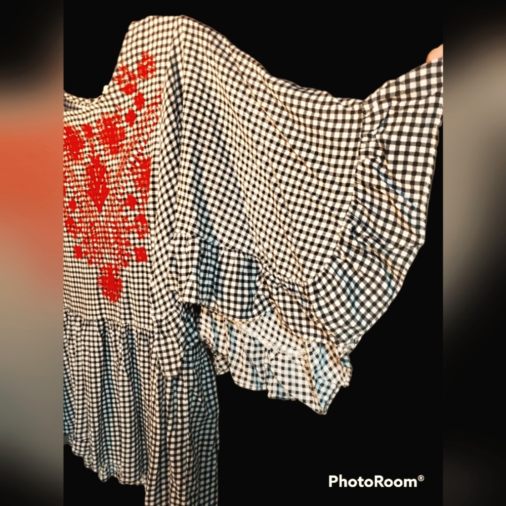 Entro boutique brand women's rayon blouse flowy gingham embroidered sz medium